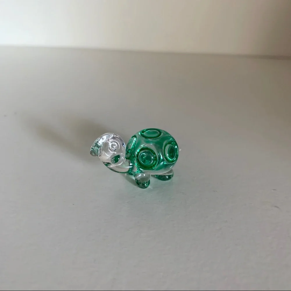 NWOT Glass turtle figurine